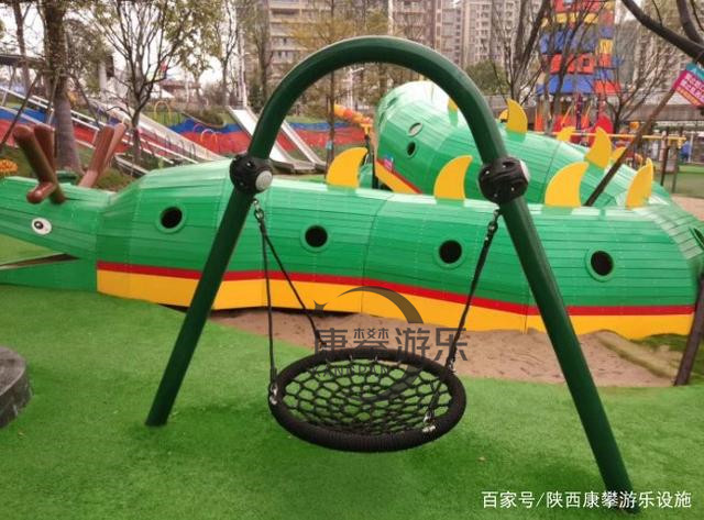 儿童秋千