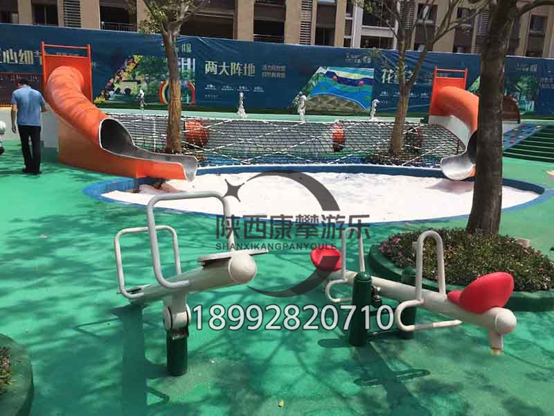 小区儿童游乐设施