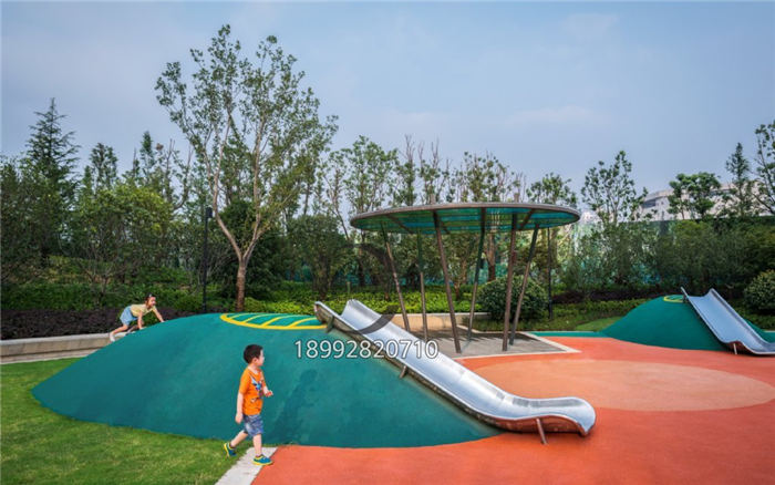 大型玩具组合滑梯对幼儿园有多重要 大型玩具组合滑梯对幼儿园有多重要