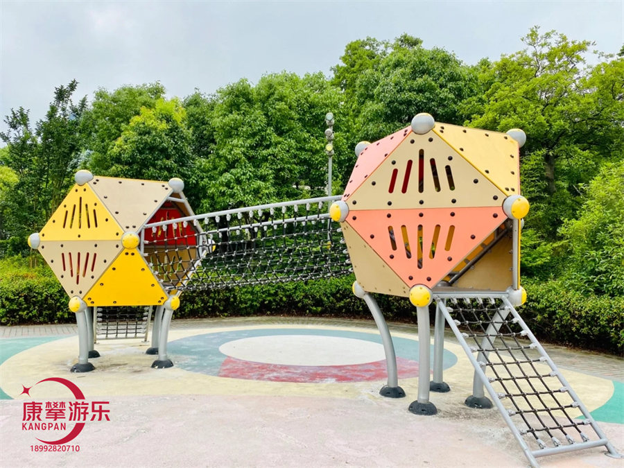PE板滑梯
