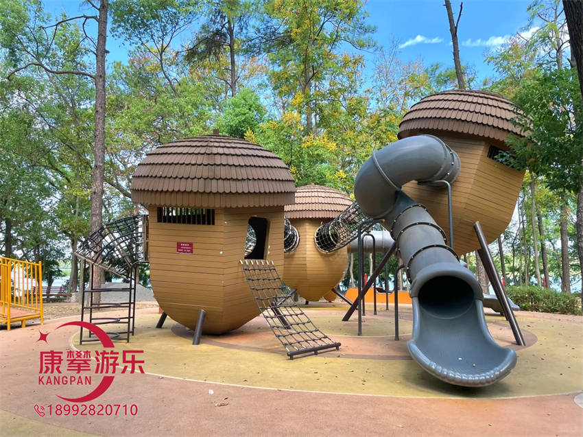塑料滑梯
