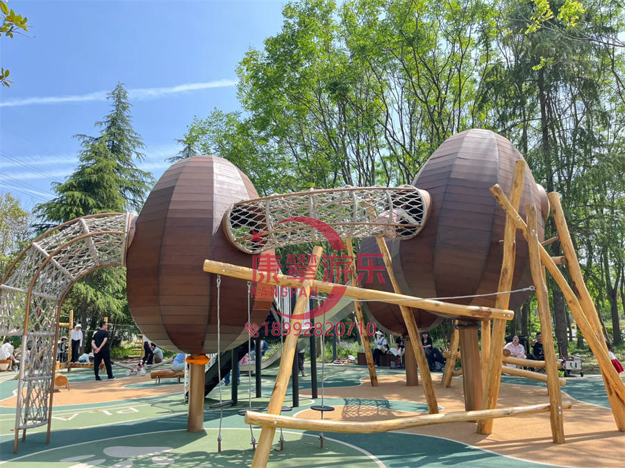 户外松果造型不锈钢定制