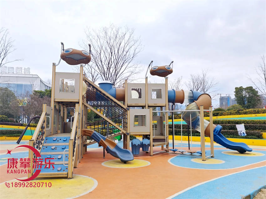 游乐设施滑梯