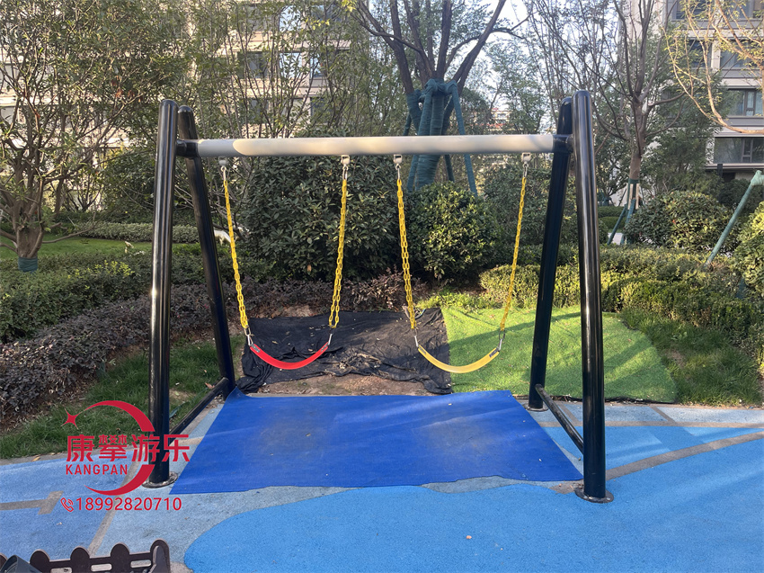 户外秋千