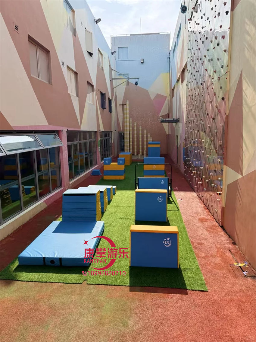 幼儿园户外跑酷玩具
