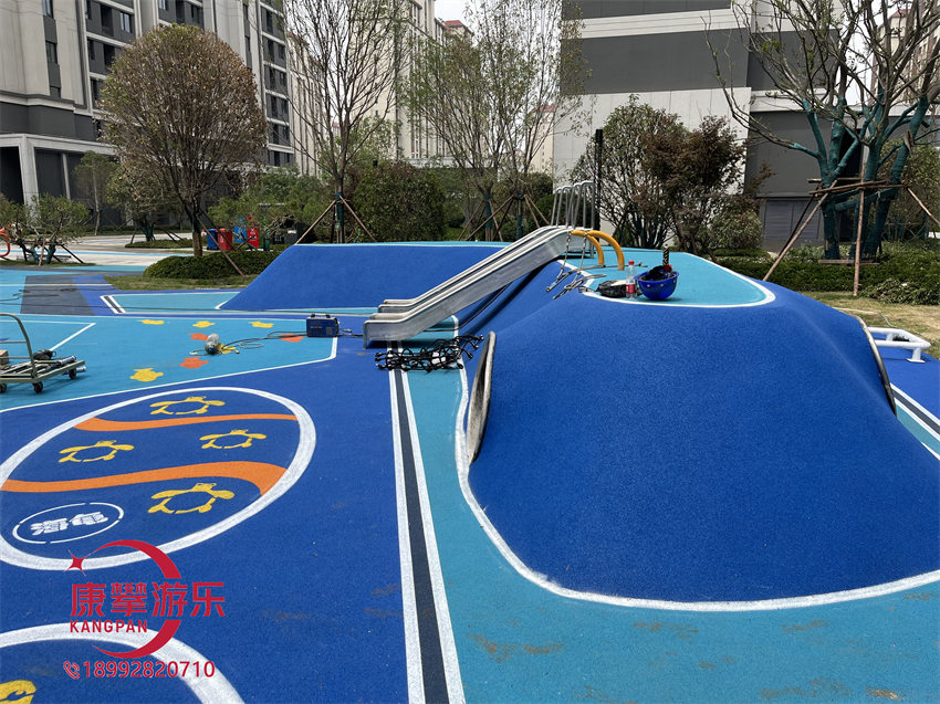 公园小区EPDM地面施工