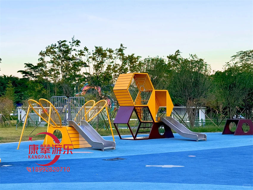 儿童游乐设施