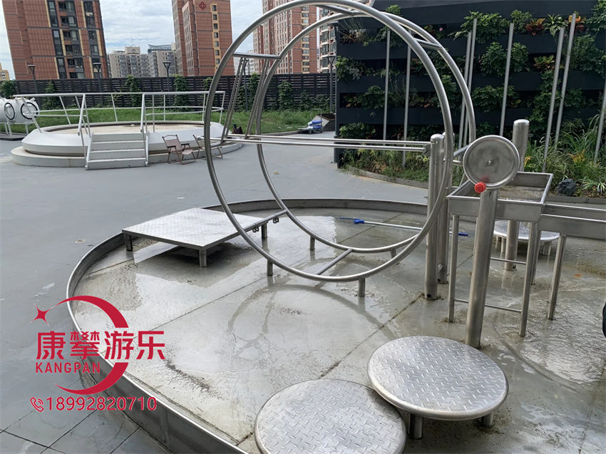 戏水游乐设施