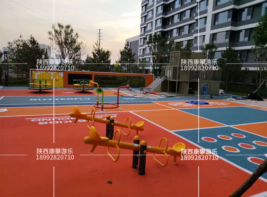 陕西榆林某小区非标儿童游乐设施 陕西榆林某小区非标儿童游乐设施